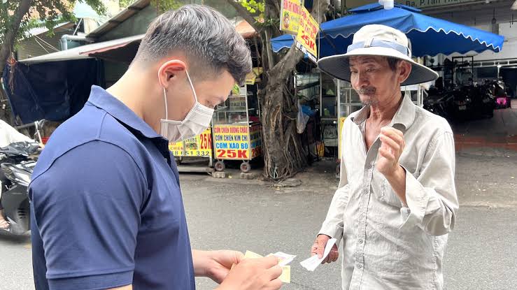 Điều gì khiến mua vé số trở thành thói quen?